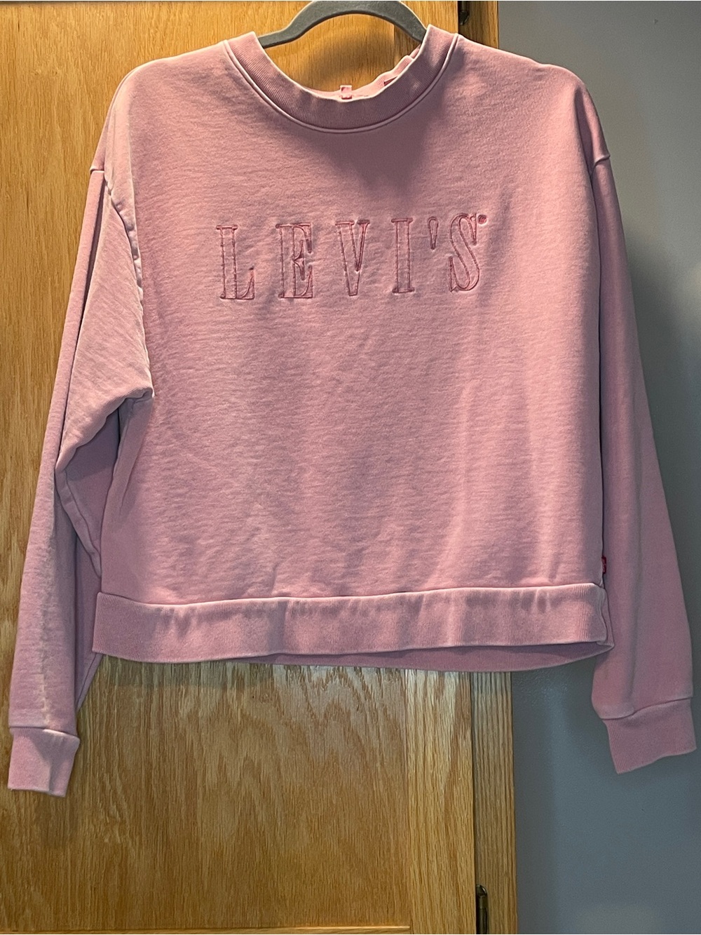 Levi's Dusty Pink Embroidered Logo Crewneck Casual XS relaxed fit
